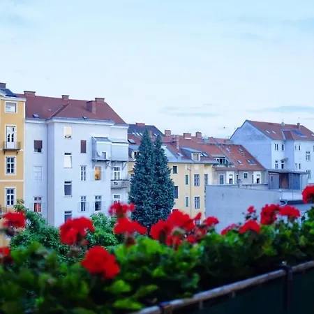 Daire Altbauapartment Am Stadtpark Mit Uhrturmblick