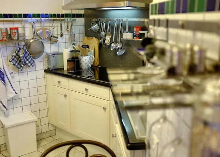 Daire Altbauapartment Am Stadtpark Mit Uhrturmblick *