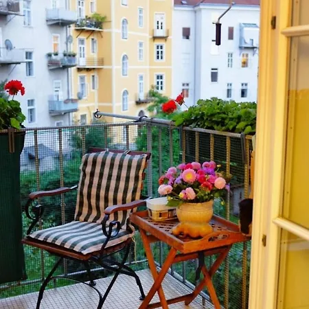 Appartement Altbauapartment Am Stadtpark Mit Uhrturmblick